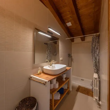Country house Haritza Berri *